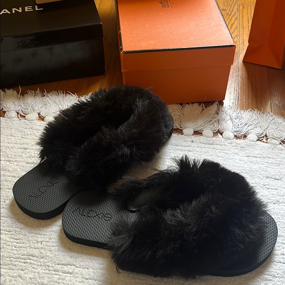 Alexis - Plush Fur flip flops